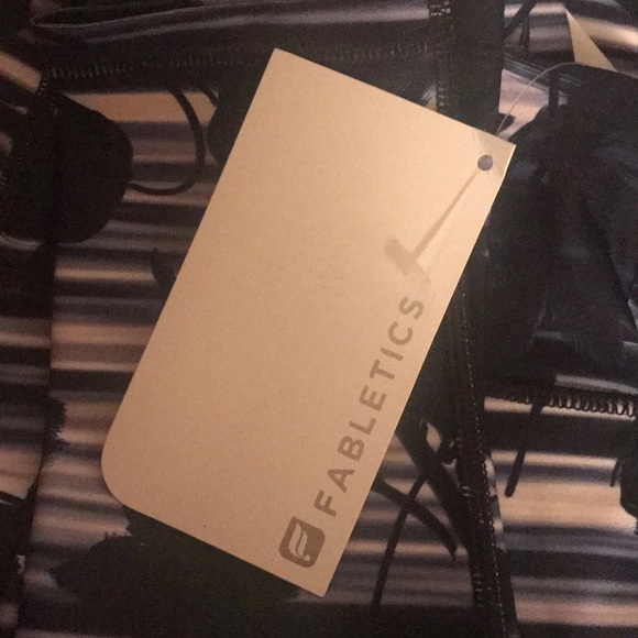 Fabletics Salar Legging - XS Navy/Floral - Picture 2 of 2